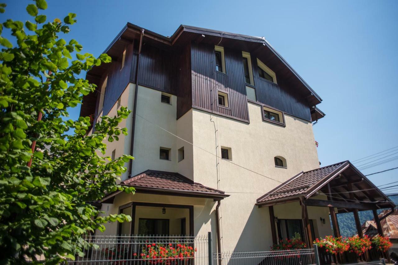 Uphill Residence Sinaia Exterior photo